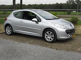 http://www.autotrack.nl/car-img/of01/s077/of01_0008120777.jpg